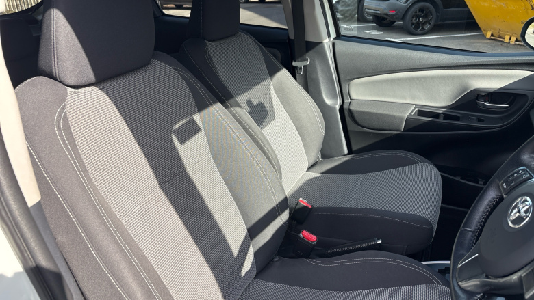 Toyota Yaris 1.5 Hybrid Sport 5dr CVT Hybrid Hatchback